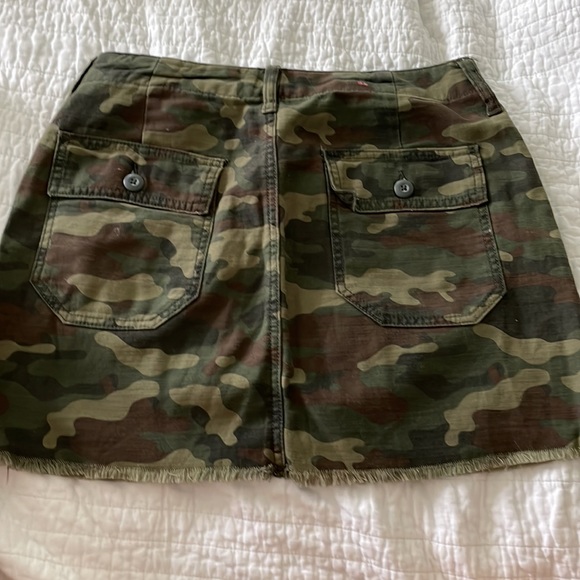 Super cute American eagle camouflage mini skirt - Picture 2 of 2